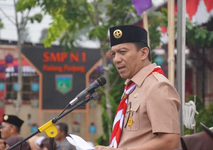 Ka Kwarcab 12 Gerakan Pramuka Padang Panjang, Sonny Budaya Putra saat sampaikan sambutan di HUT ke. 62 Pramuka, Senin (14/8/2023) dihalaman SMP N. 1.